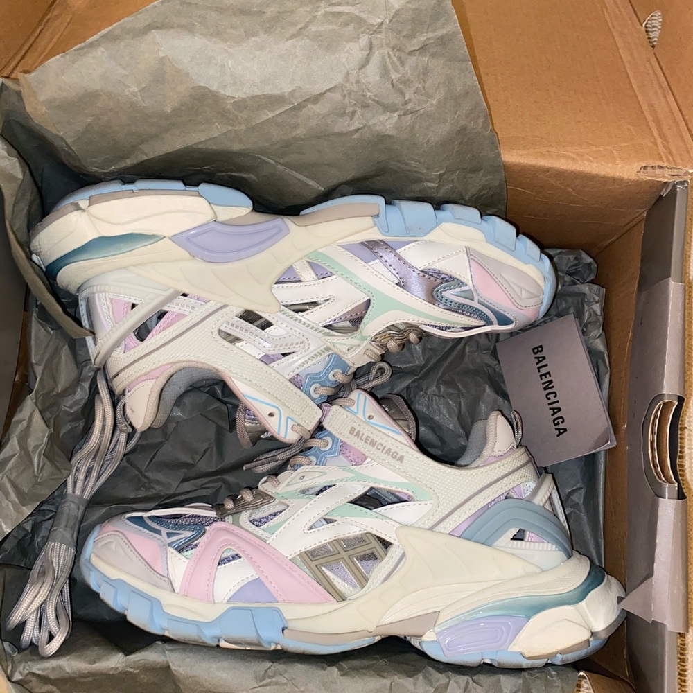 - Balenciaga track 2.0 sneakers